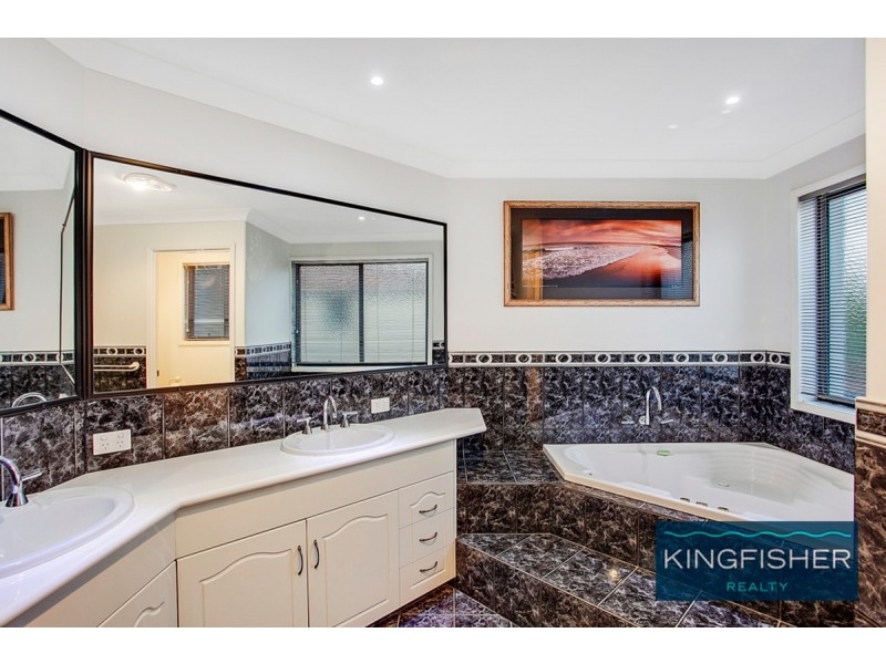 1 Palmyra Court, Burleigh Waters QLD 4220