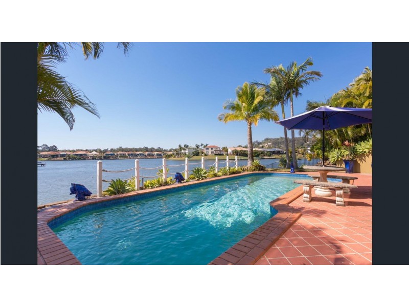 9 Crozet Court, Burleigh Waters QLD 4220