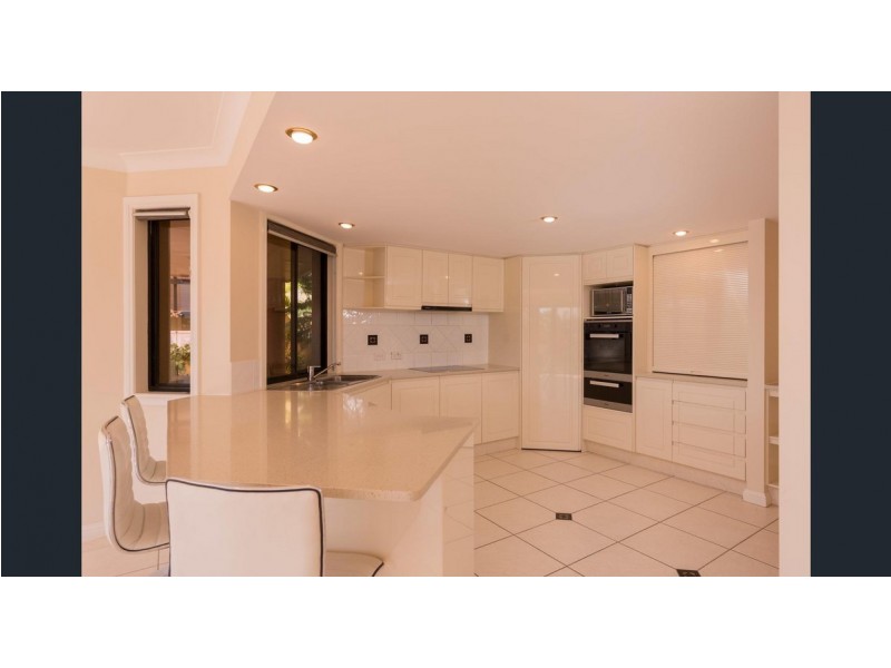 9 Crozet Court, Burleigh Waters QLD 4220