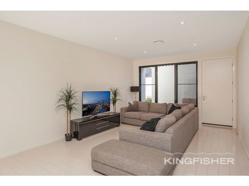 2/16 Magnoli Circuit, Palm Beach QLD 4221