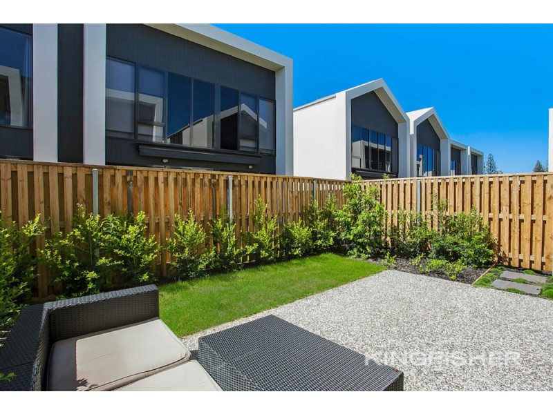 2/16 Magnoli Circuit, Palm Beach QLD 4221