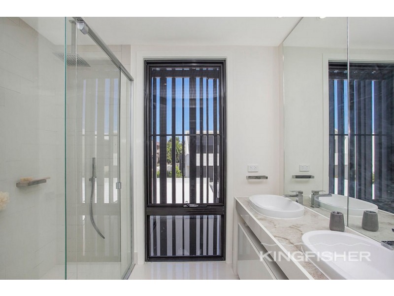 2/16 Magnoli Circuit, Palm Beach QLD 4221