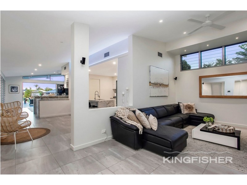 3 Nootka Court, Broadbeach Waters QLD 4218