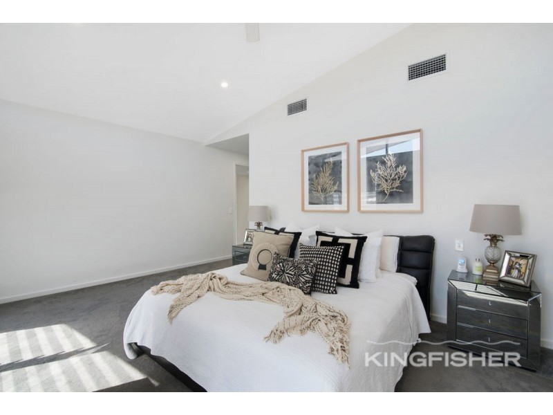 3 Nootka Court, Broadbeach Waters QLD 4218