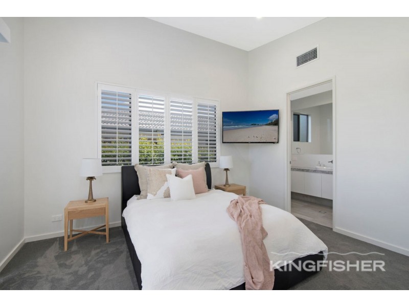 3 Nootka Court, Broadbeach Waters QLD 4218