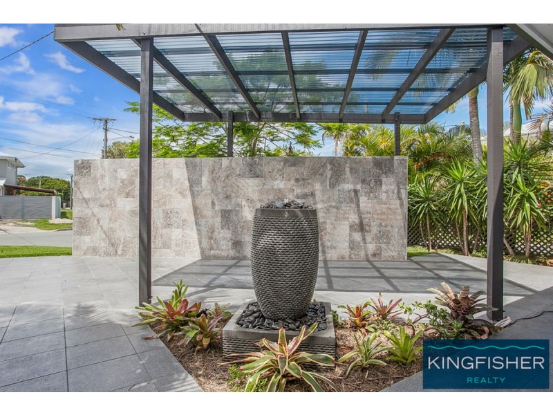 11 Curlew Crescent, Burleigh Waters QLD 4220