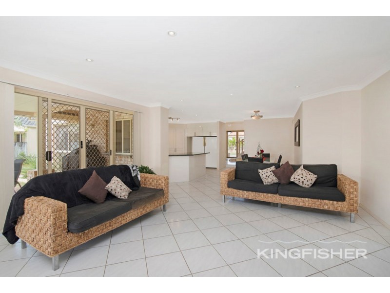 104 Dipper Drive, Burleigh Waters QLD 4220