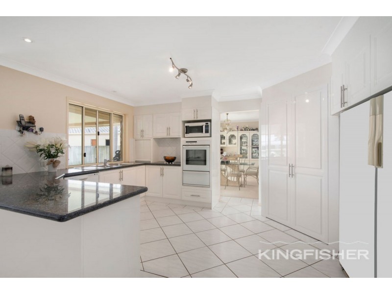 104 Dipper Drive, Burleigh Waters QLD 4220