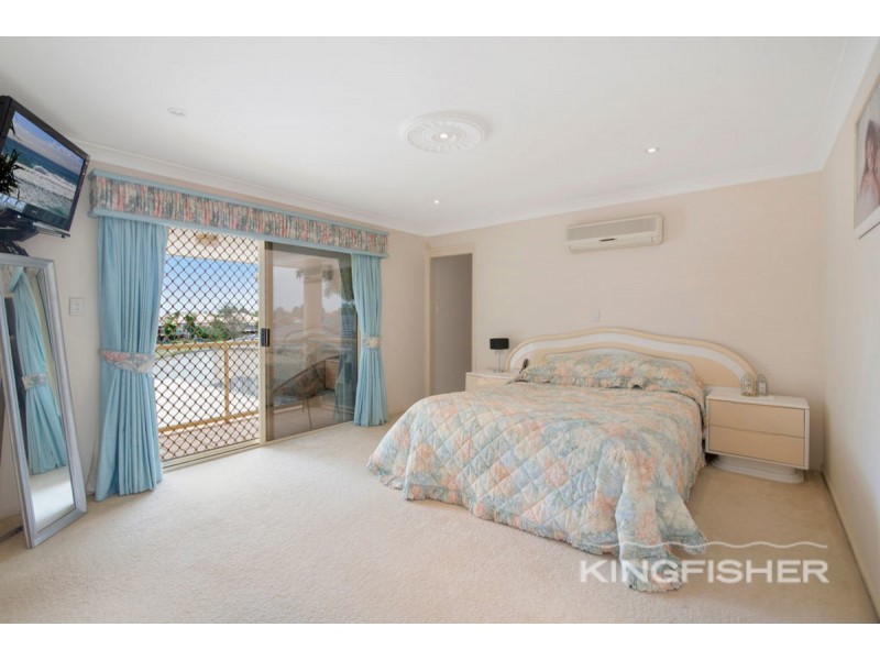 104 Dipper Drive, Burleigh Waters QLD 4220
