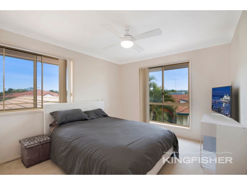 104 Dipper Drive, Burleigh Waters QLD 4220