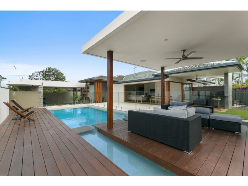 12 Sandpiper Drive, Burleigh Waters QLD 4220
