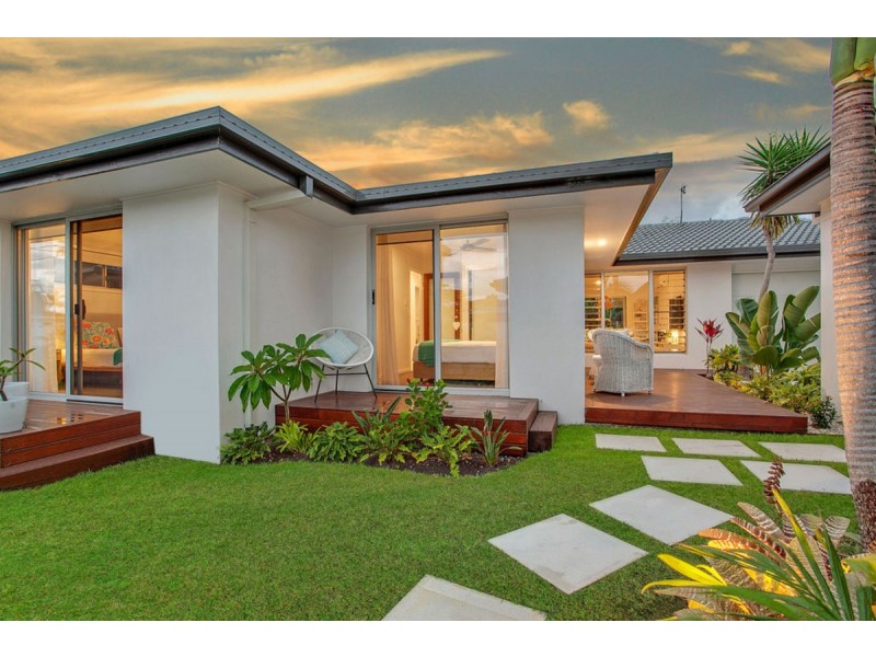 104 Burleigh Street, Burleigh Waters QLD 4220