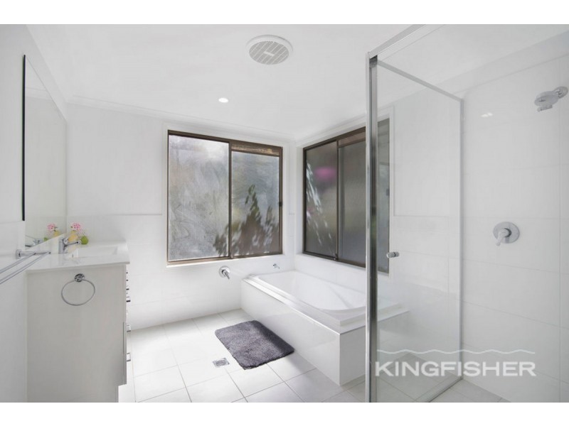 17 Tanjenong Place, Burleigh Heads QLD 4220