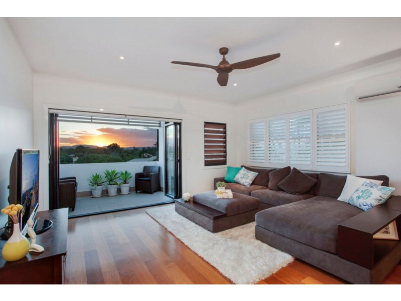 1/2057 Gold Coast Highway, Miami QLD 4220