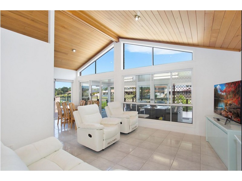 49 Pintail Crescent, Burleigh Waters QLD 4220