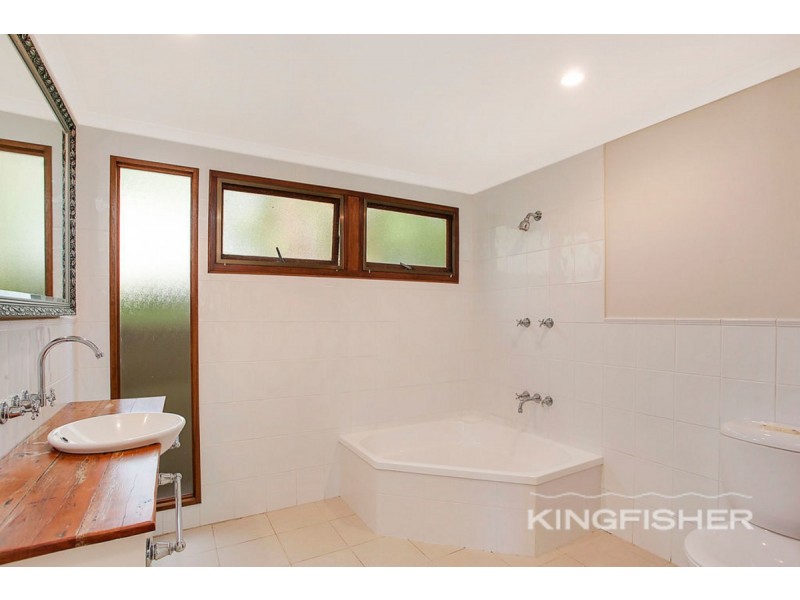 101 Ocean Parade, Burleigh Heads QLD 4220