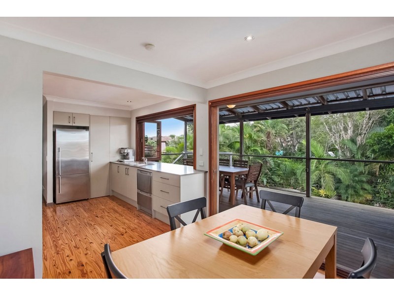 77 Jabiru Avenue, Burleigh Waters QLD 4220