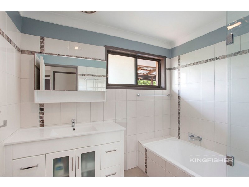 77 Jabiru Avenue, Burleigh Waters QLD 4220