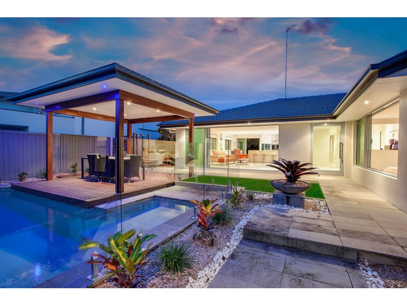 10 Kestrel Drive, Burleigh Waters QLD 4220