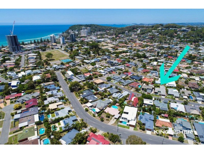 10 Kestrel Drive, Burleigh Waters QLD 4220