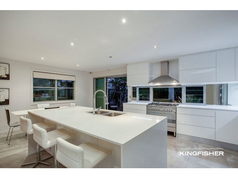 10 Kestrel Drive, Burleigh Waters QLD 4220