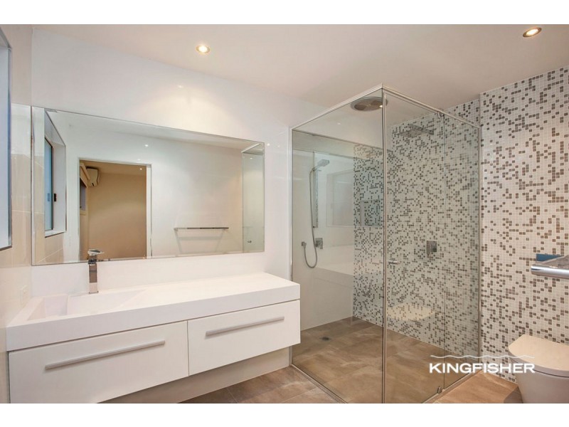 10 Kestrel Drive, Burleigh Waters QLD 4220