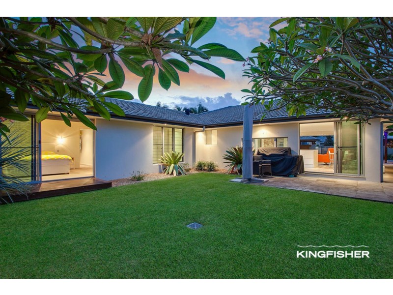 10 Kestrel Drive, Burleigh Waters QLD 4220