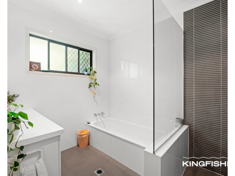 180 Burleigh Street, Burleigh Waters QLD 4220