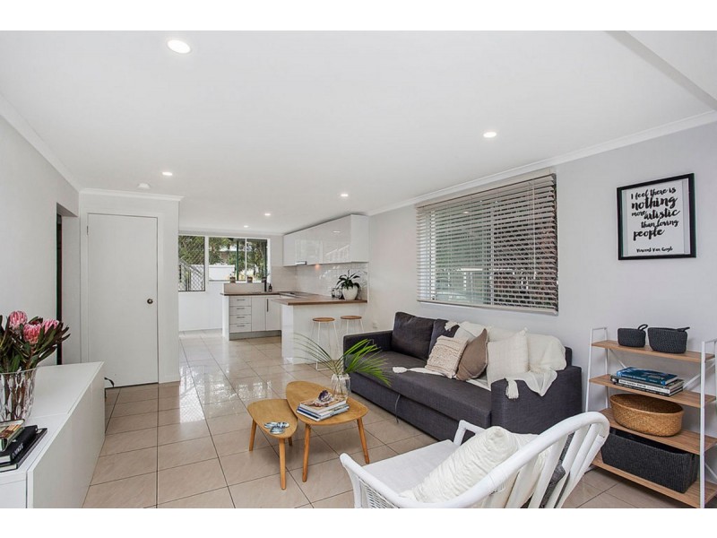 15/8 – 12 Marine Parade, Miami QLD 4220