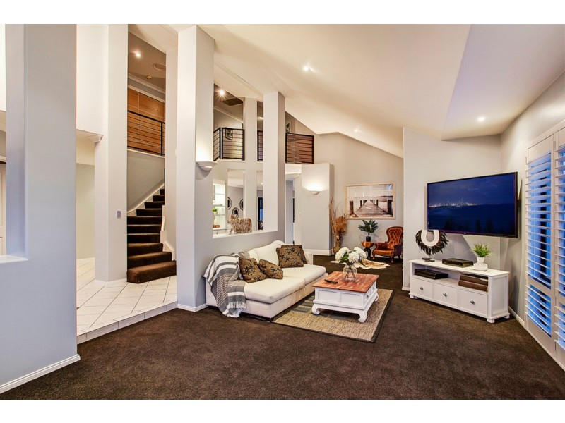 1 Palmyra Court, Burleigh Waters QLD 4220