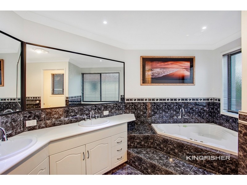 1 Palmyra Court, Burleigh Waters QLD 4220