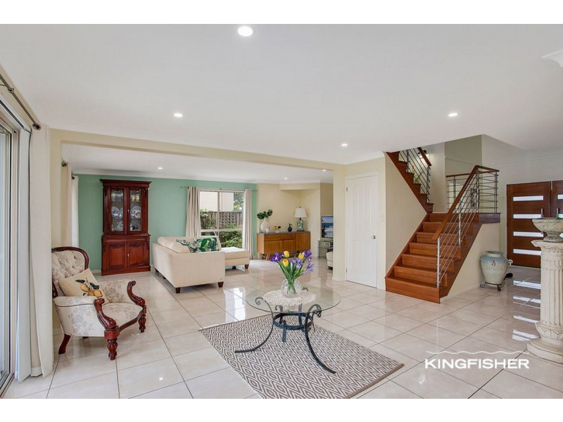 180 Dunlin Drive, Burleigh Waters QLD 4220