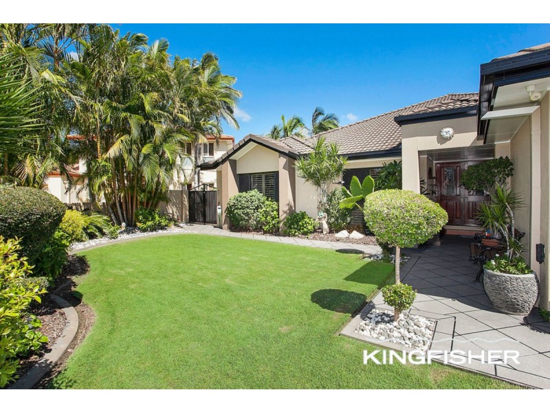 11 St Helens Court, Burleigh Waters QLD 4220