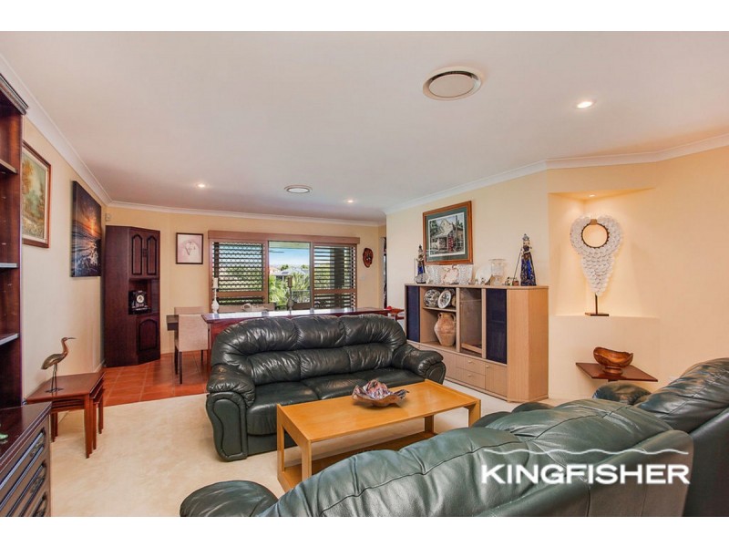 11 St Helens Court, Burleigh Waters QLD 4220