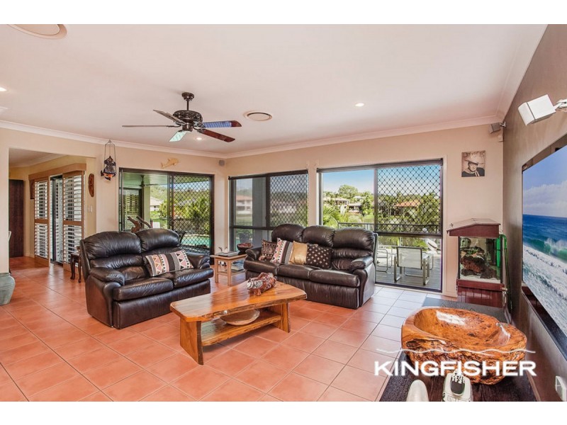11 St Helens Court, Burleigh Waters QLD 4220