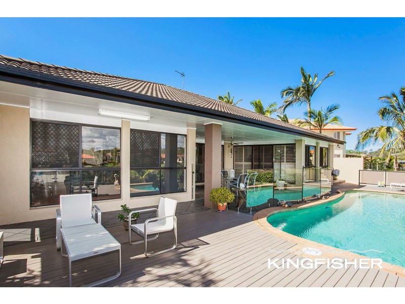 11 St Helens Court, Burleigh Waters QLD 4220