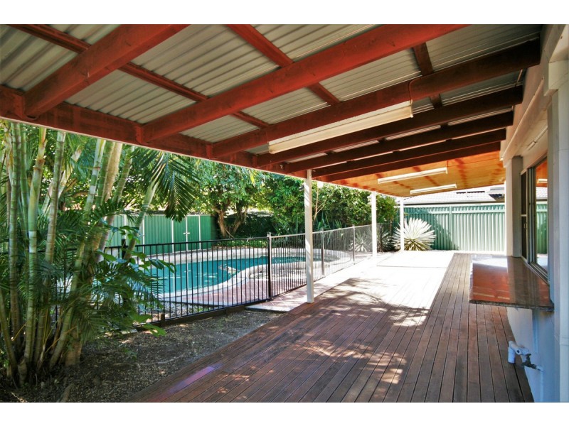 37 Lutana Avenue, Miami QLD 4220