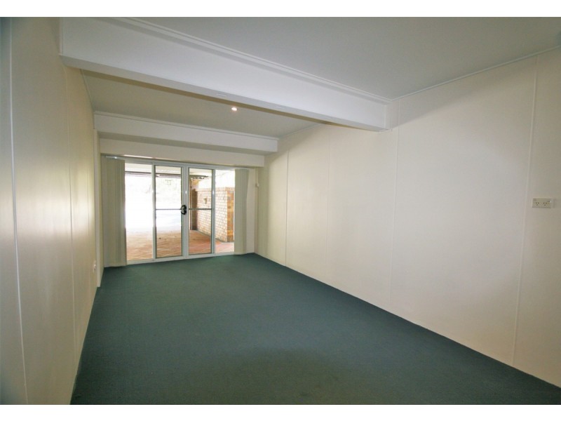 37 Lutana Avenue, Miami QLD 4220