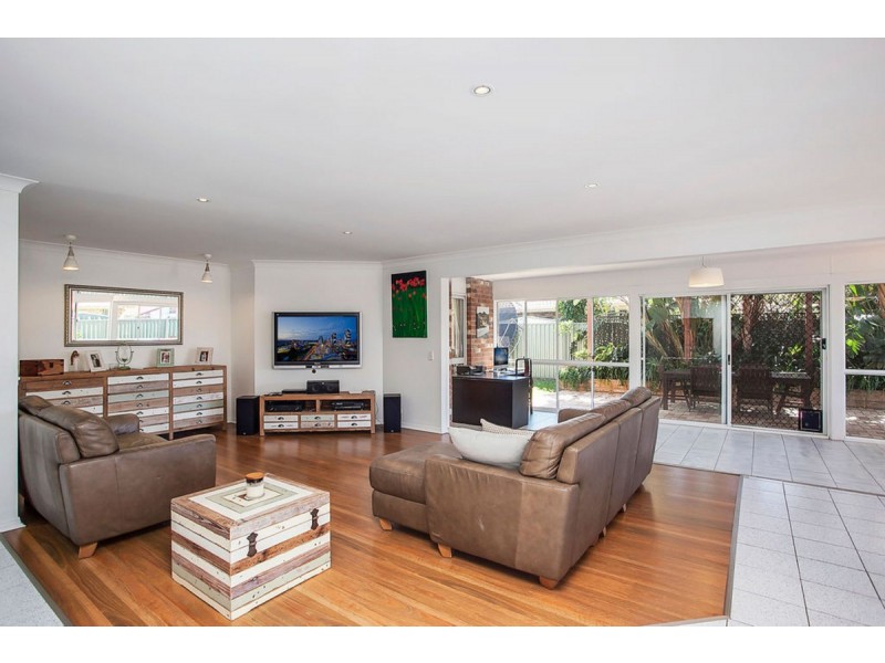 36 Pintail Crescent, Burleigh Waters QLD 4220