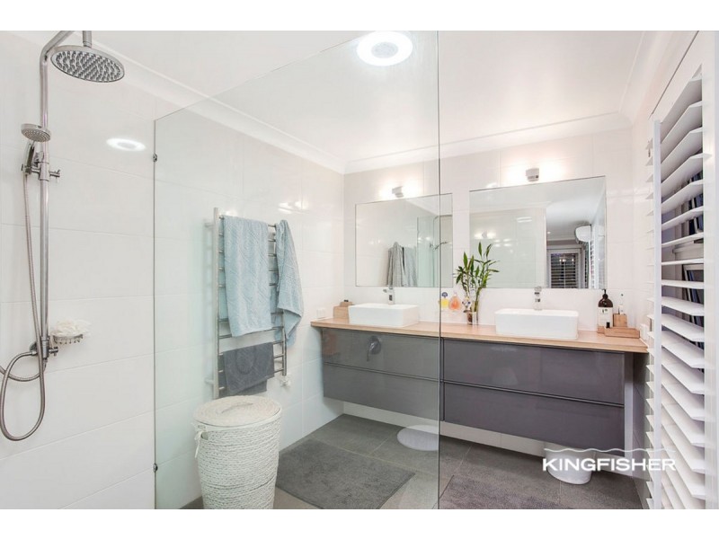 9 Sandpiper Drive, Burleigh Waters QLD 4220