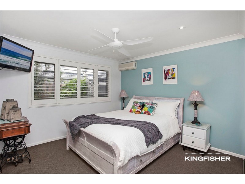 9 Sandpiper Drive, Burleigh Waters QLD 4220