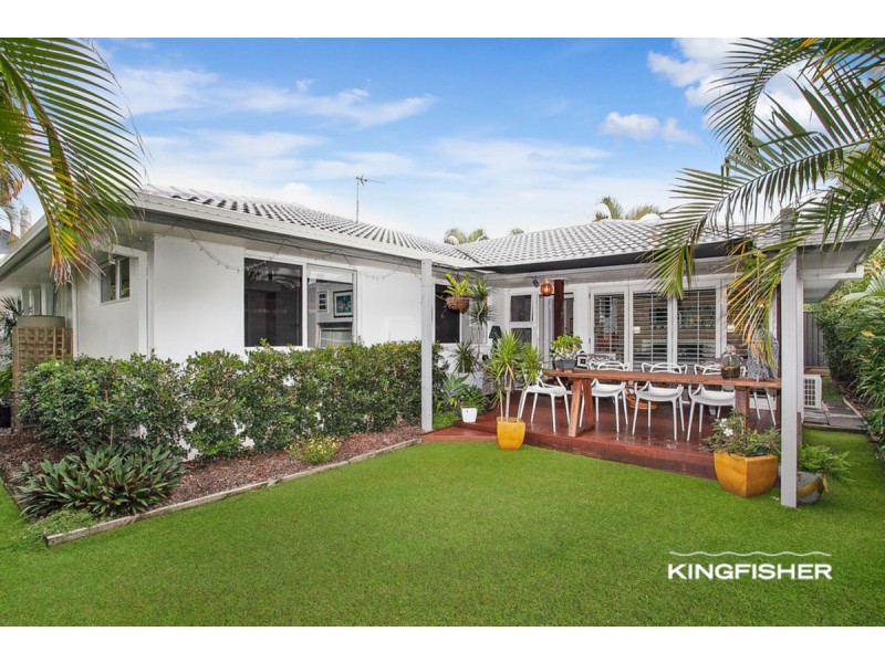 9 Sandpiper Drive, Burleigh Waters QLD 4220