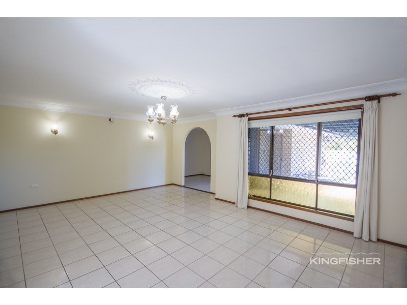 19 Sovereign Drive, Mermaid Waters QLD 4218