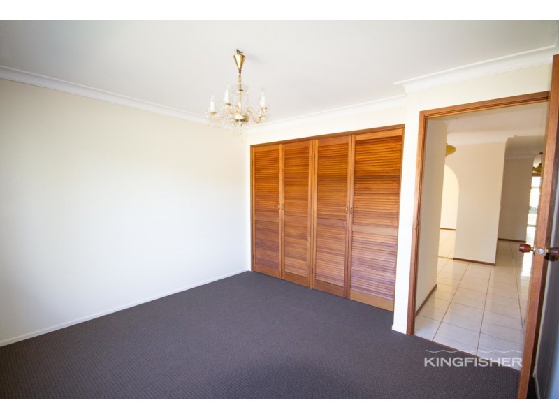 19 Sovereign Drive, Mermaid Waters QLD 4218