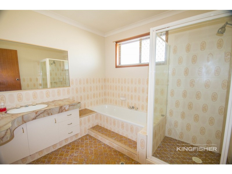 19 Sovereign Drive, Mermaid Waters QLD 4218