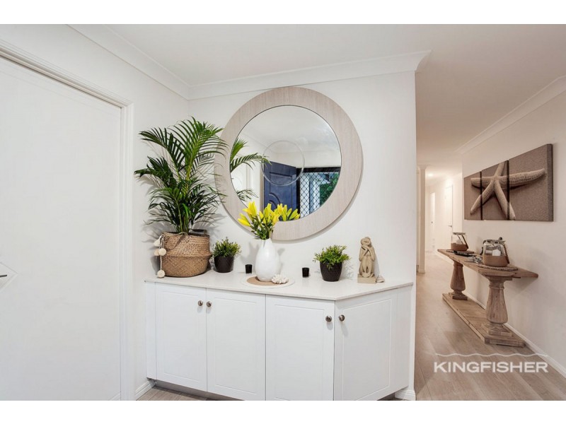 22 Islander Court, Burleigh Waters QLD 4220