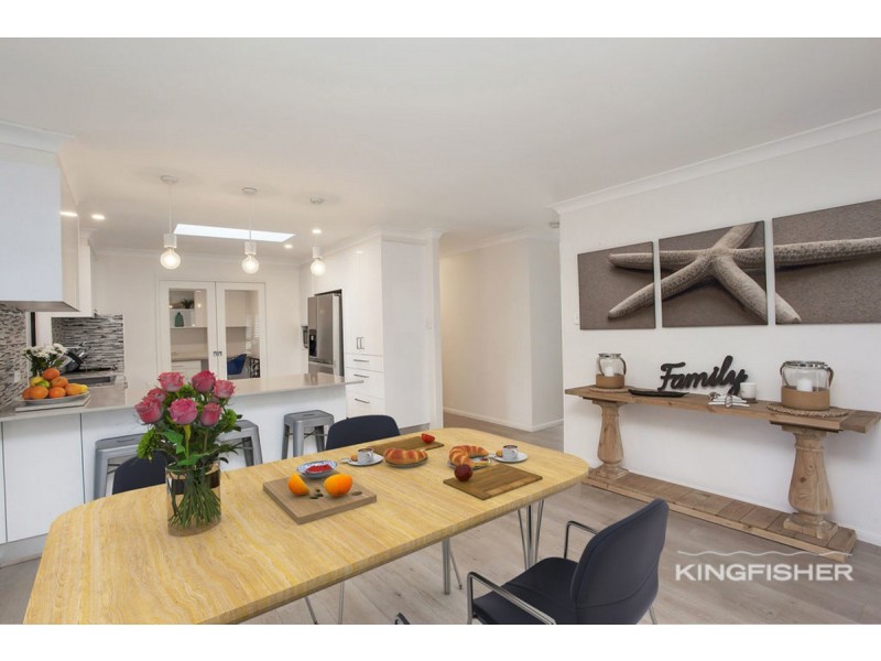 22 Islander Court, Burleigh Waters QLD 4220