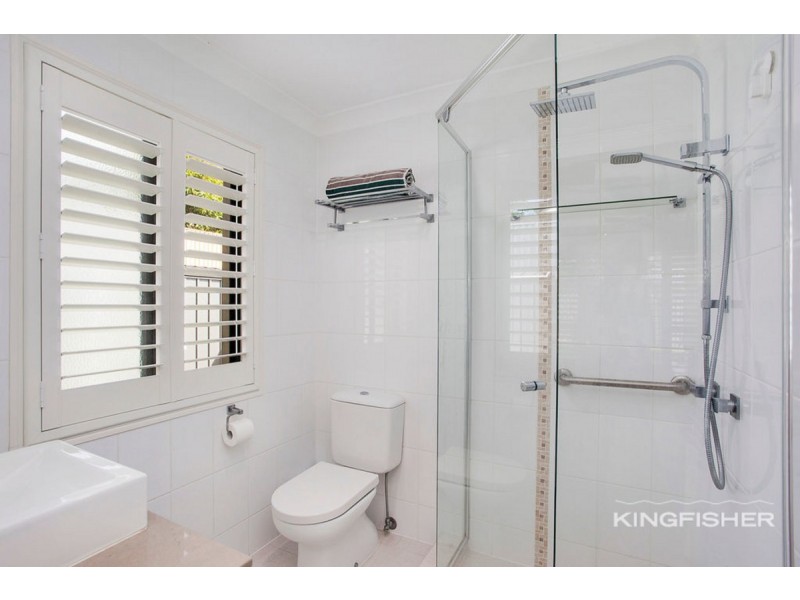 22 Islander Court, Burleigh Waters QLD 4220