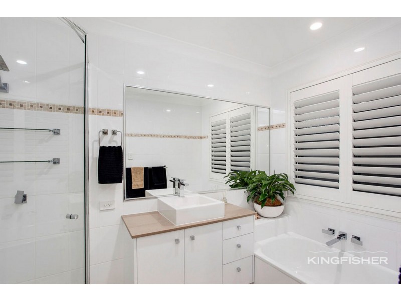 22 Islander Court, Burleigh Waters QLD 4220