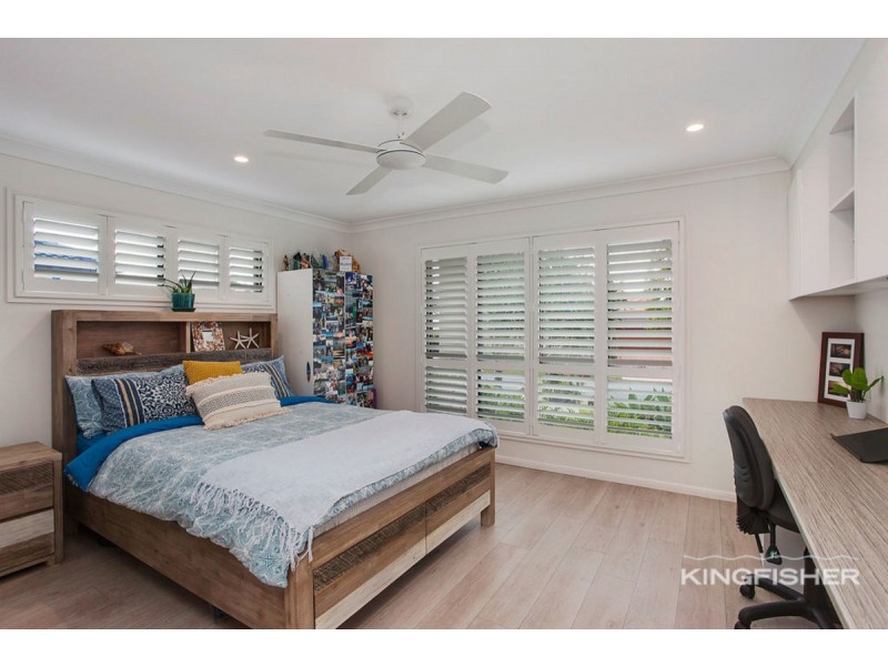 22 Islander Court, Burleigh Waters QLD 4220